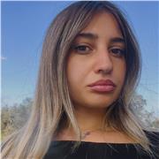 Sono una studentessa magistrale ( Industrial Design), conosco bene l’inglese (B2), francese(B1) e spagnolo(B1)